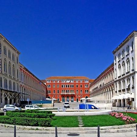 Apartment Ana Split Bagian luar foto
